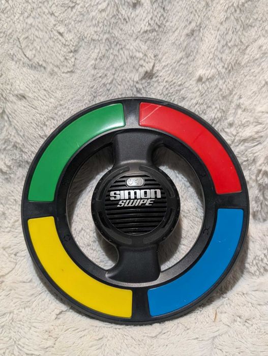 Hasbro Simon Swipe – interaktywna gra pamięciowa – działa