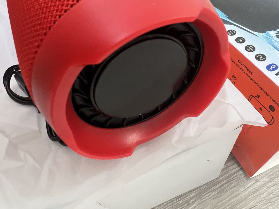 Портативная колонка jbl
