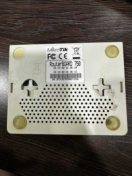 Mikrotik rb750 Роутер