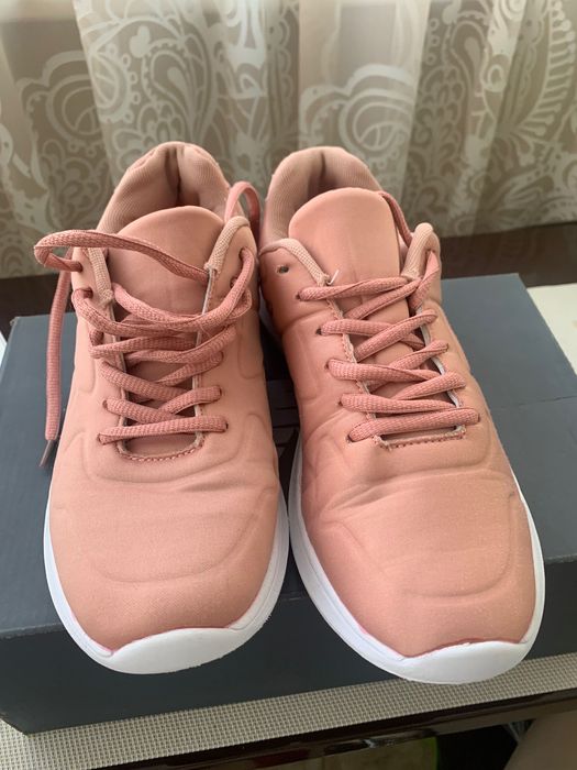 Кросівки ультра легкі