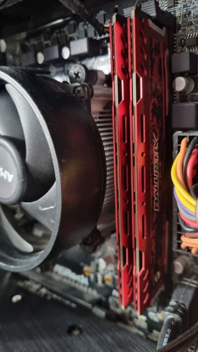 Komputer stacjonarny / Ryzen 5 2600 / RX5500XT