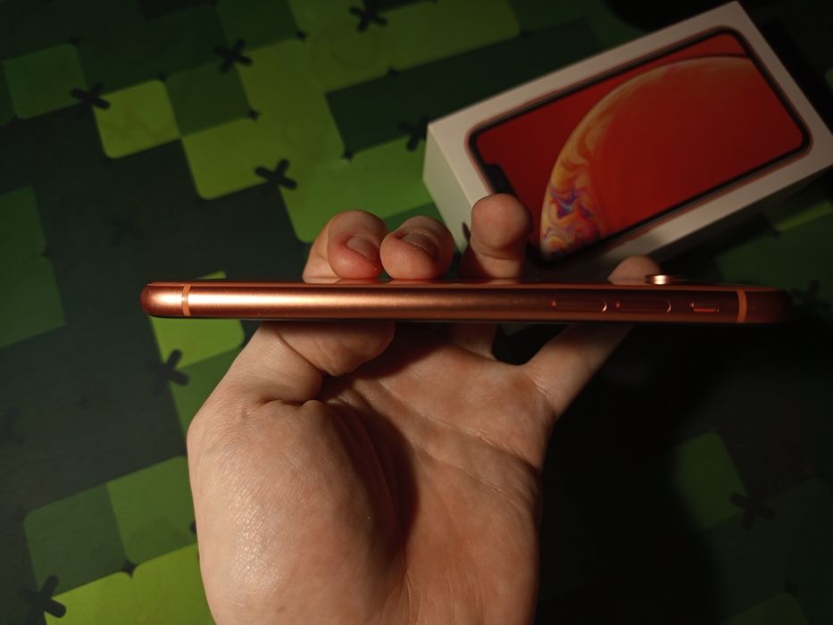 iPhone XR.  stan :BDB