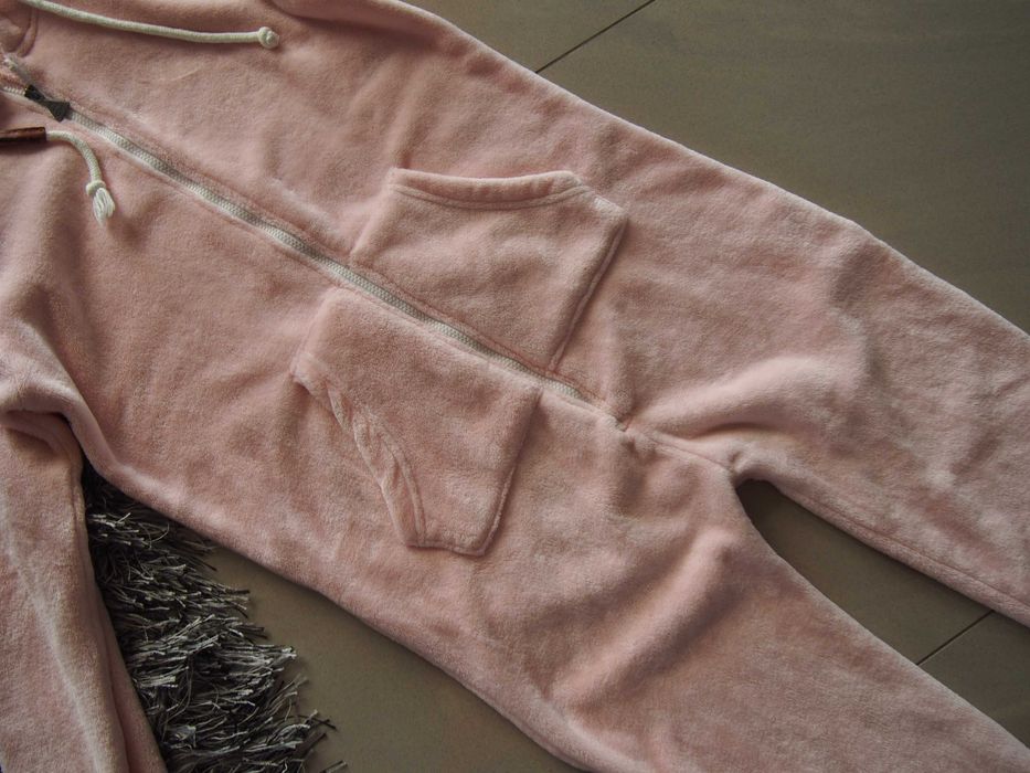 Pajac piżama M pudrowy róż