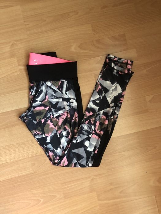 Legginsy sportowe geometryczny wzór new yorker