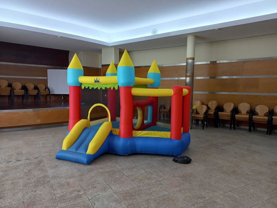 Aluguer de Insufláveis e Trampolins, para festas infantis, aniversários, eventos.