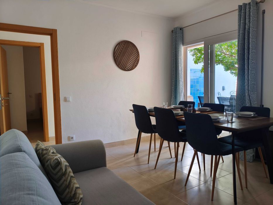 Apartamento T3| Andar de Moradia| amplo, totalmente mobilado e equipado_ ANUAL