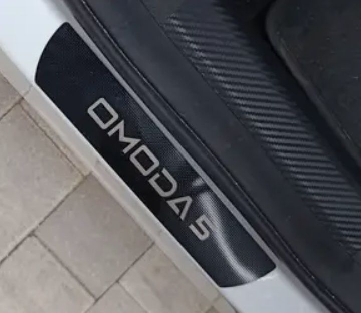 Listwy progowe OMODA 5 stal nierdzewna 4szt.