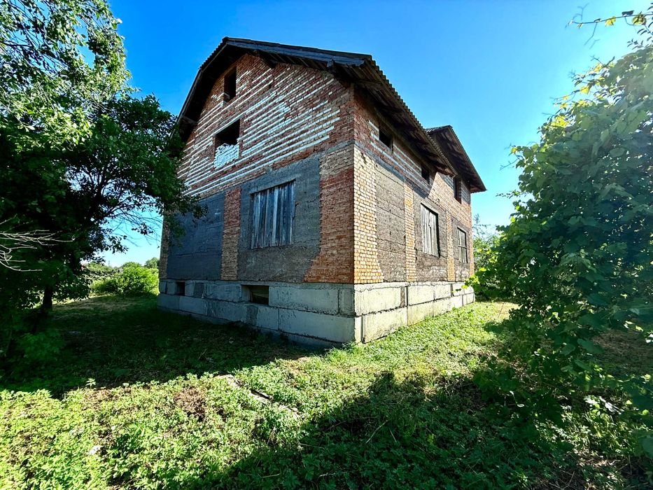 Продається просторий будинок біля м. Стрий!