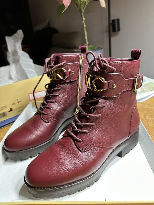 Kincaid lace up booties Michael Kors 8M 38-39