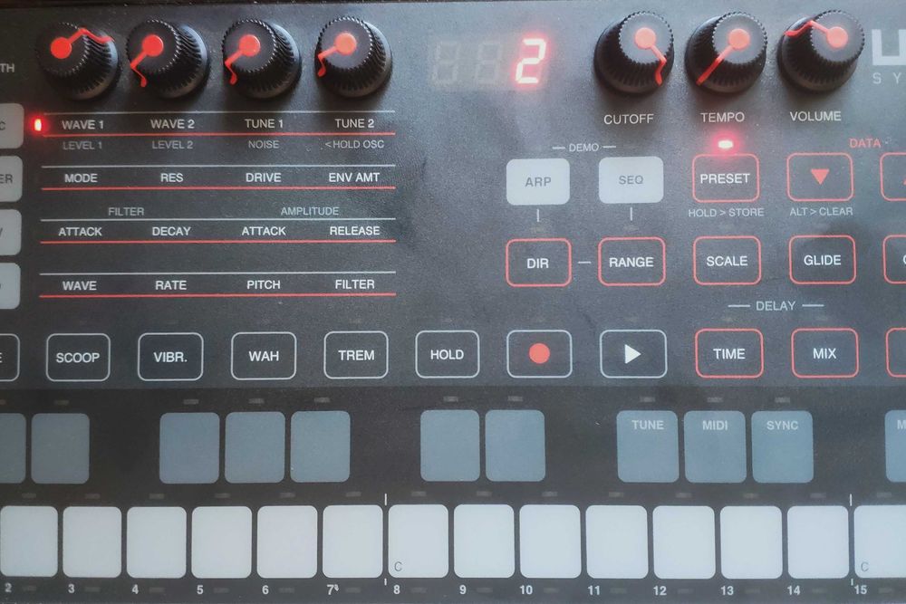 Sintetizador UNO SYNTH - Como Novo