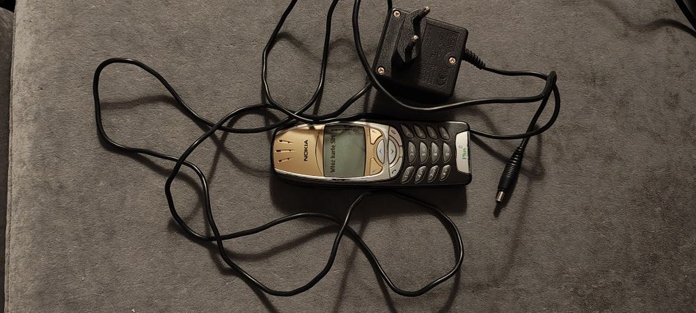 Nokia 6310i  Nokia 6310i