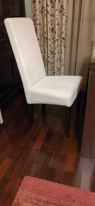 Mesa de jantar em ótimo estado (praticamente nova)