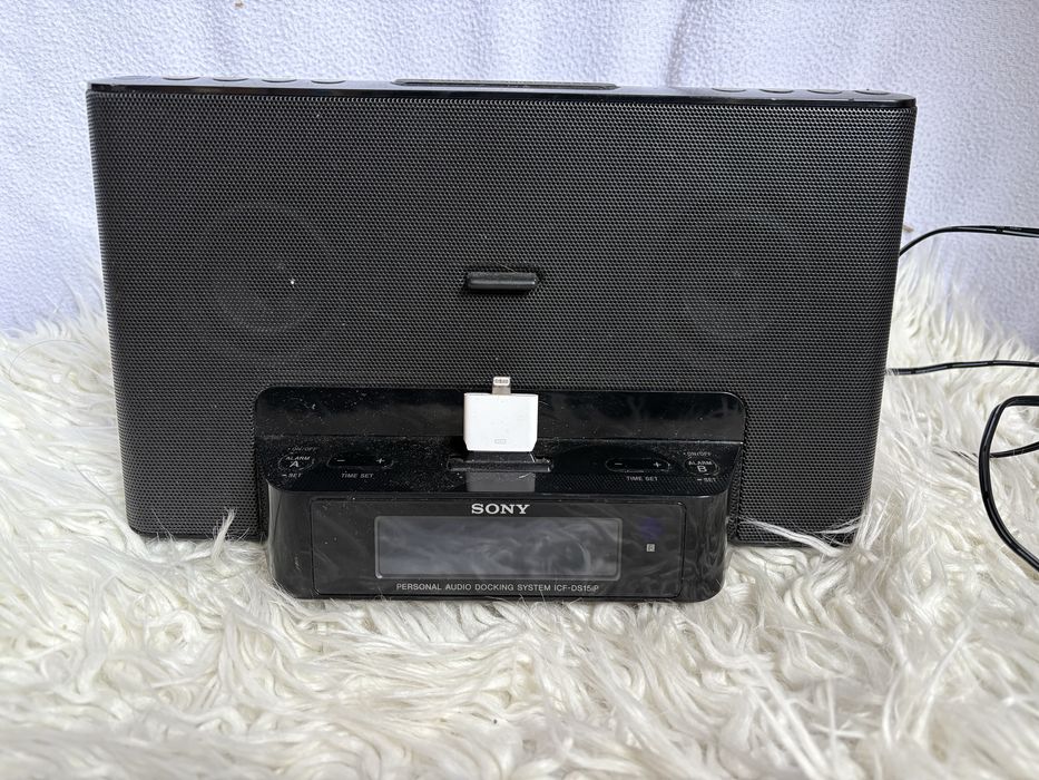 Stacja dokująca z radiobudzikiem Sony ICF-DS15IP