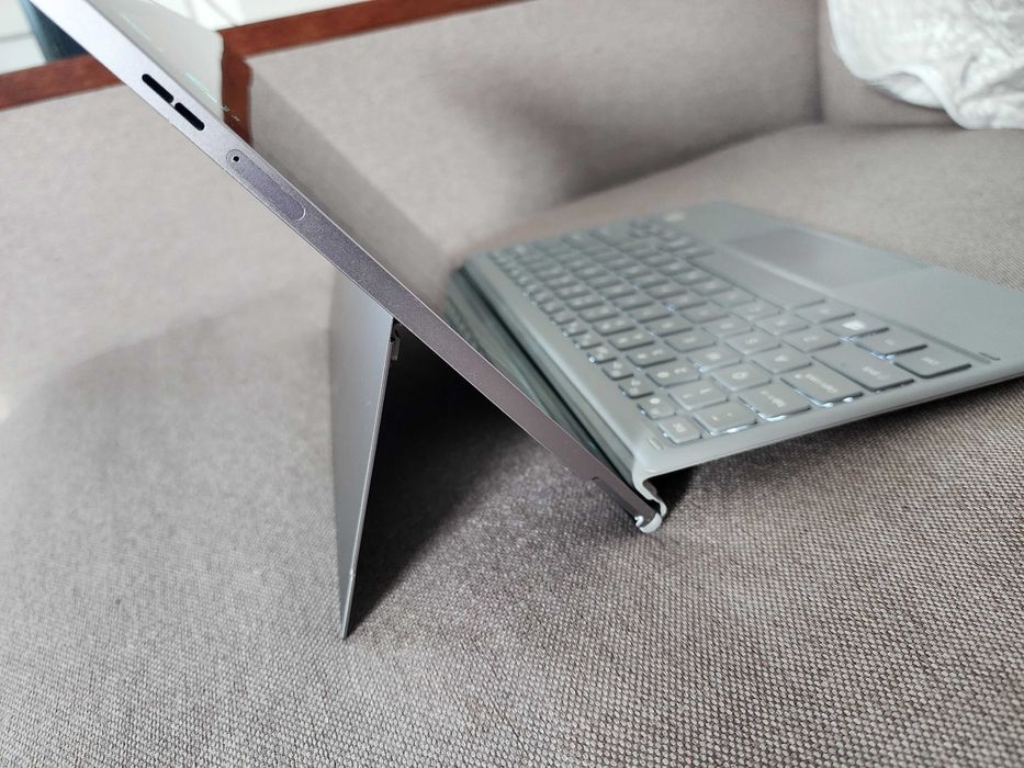 Samsung Galaxy Book 2 12" W737V LTE  Win 11