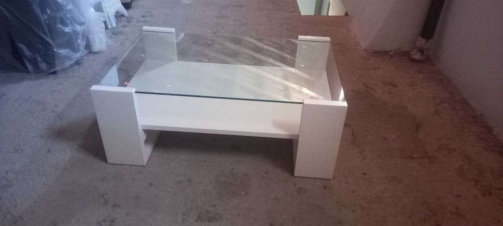 Para venda. Tenho alguns moveis