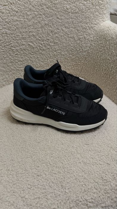 Жіночі кросівки Lacoste