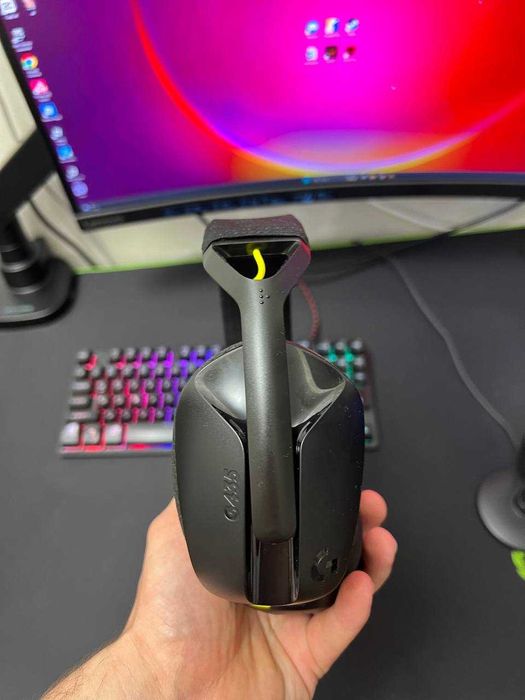 грові навушники Logitech G435