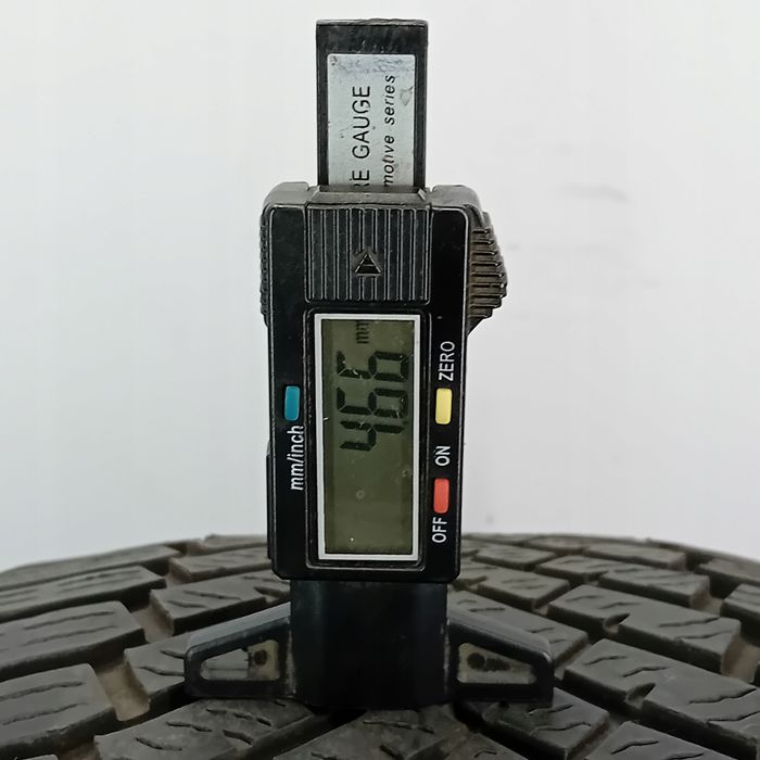 2x 245/45R18 opony zimowe Yokohama BluEarth Winter V906 2023r (88683)