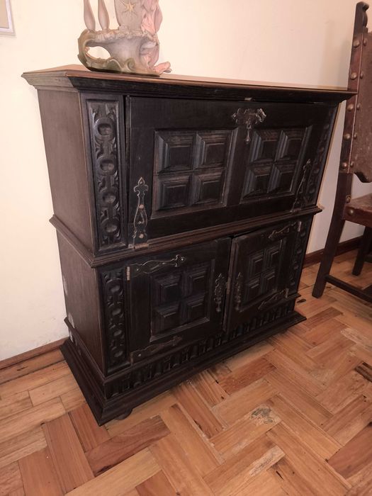 Móvel de sala antigo em madeira