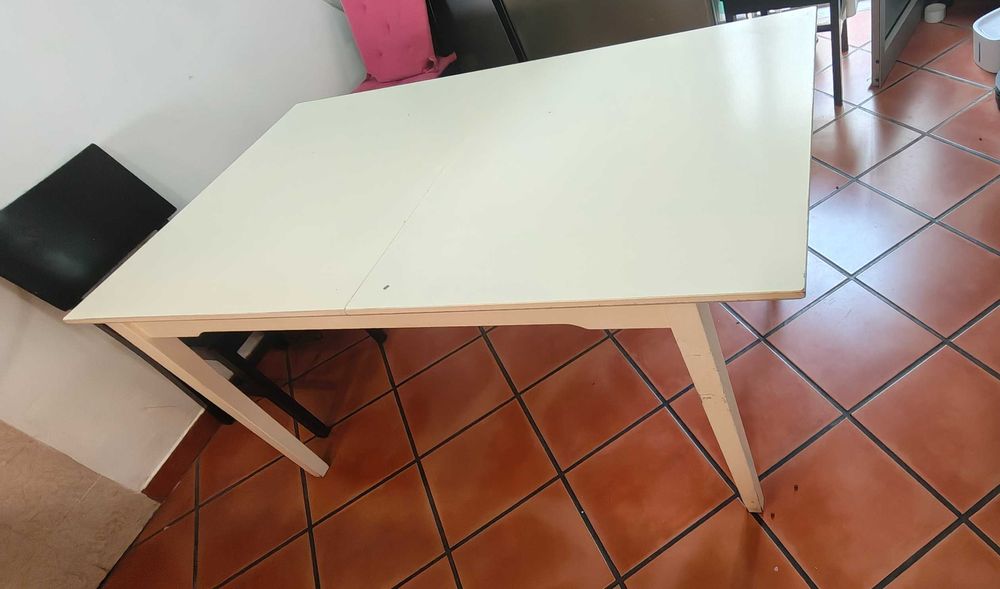 Mesa de cozinha extensivel com 6 cadeiras