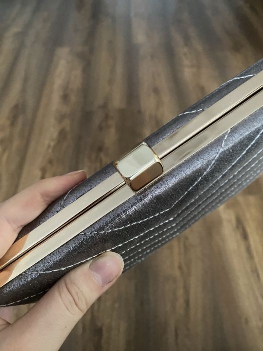 Жіноча сумка-клач