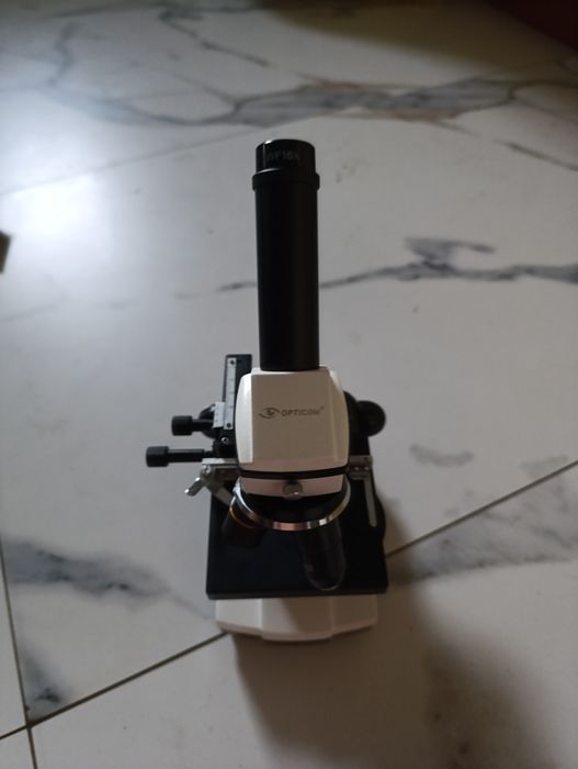 Zestaw laboratoryjny z mikroskopem opticon