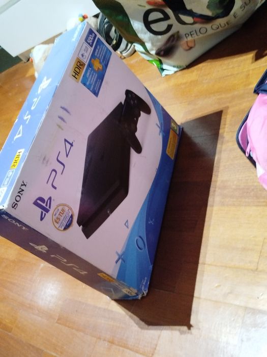 PlayStation 4 slim