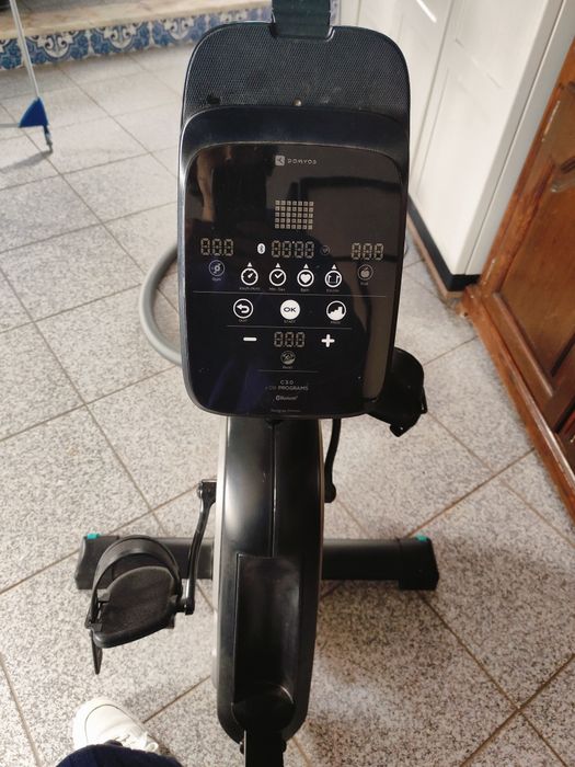 Bicicleta Estática Semi Alongada EB Seat Conectada Domyos