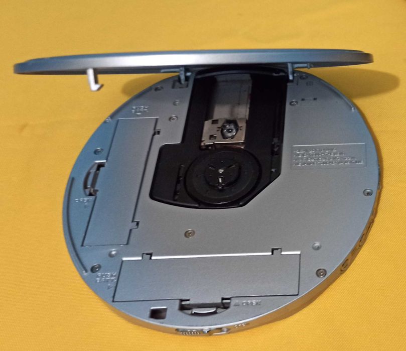 Плеер CD/MP3 SORELL SMP-200 Ultra slim ,с наушниками