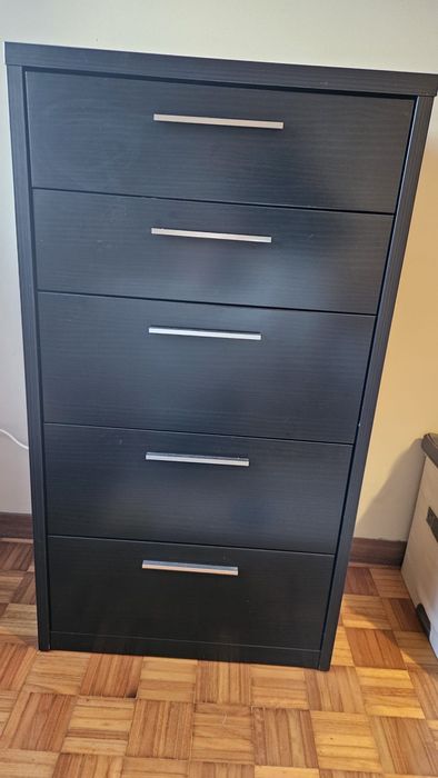 Cómoda Preta com 2 gavetas e 3 gavetões