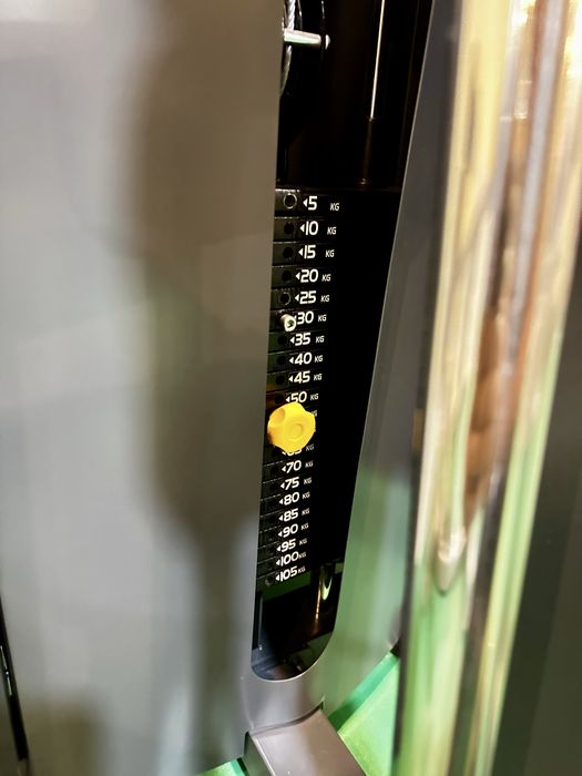 Тренажер Гравітрон з додатковою функцією нижного навантаження.