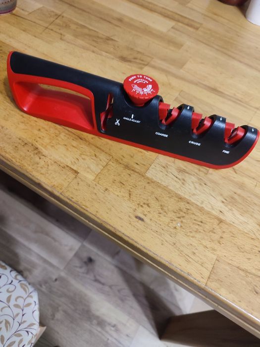 Продам точилку ножів та ножниць