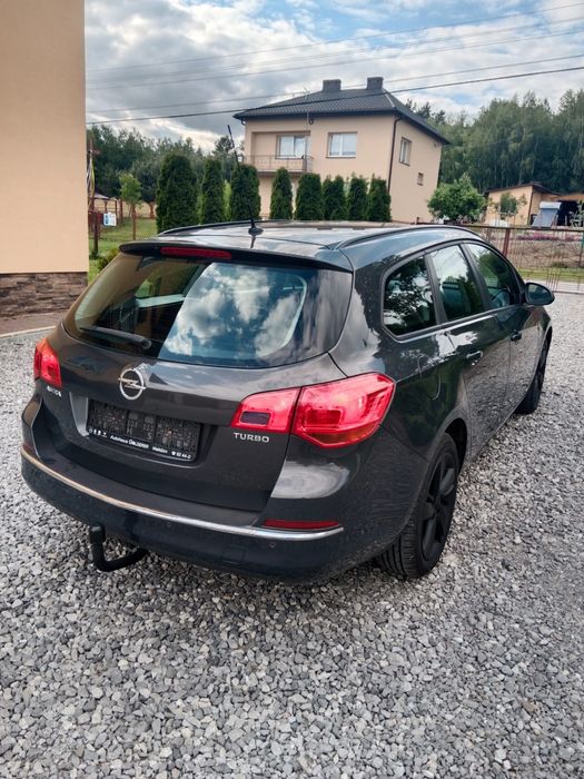 Opel astra J 2014rok 1.4turbo 140koni