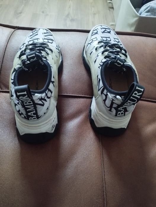 Tênis Bamburi quase novos