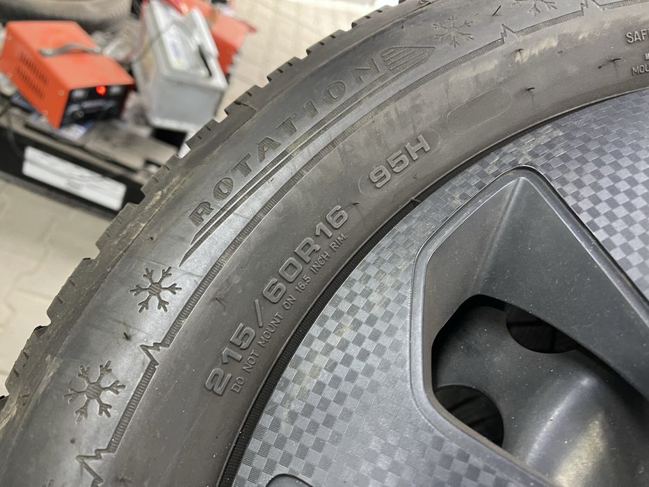 Диски метал 5/112 R16 6J ET43 + 215/60R16 DUNLOP Winter Sport5