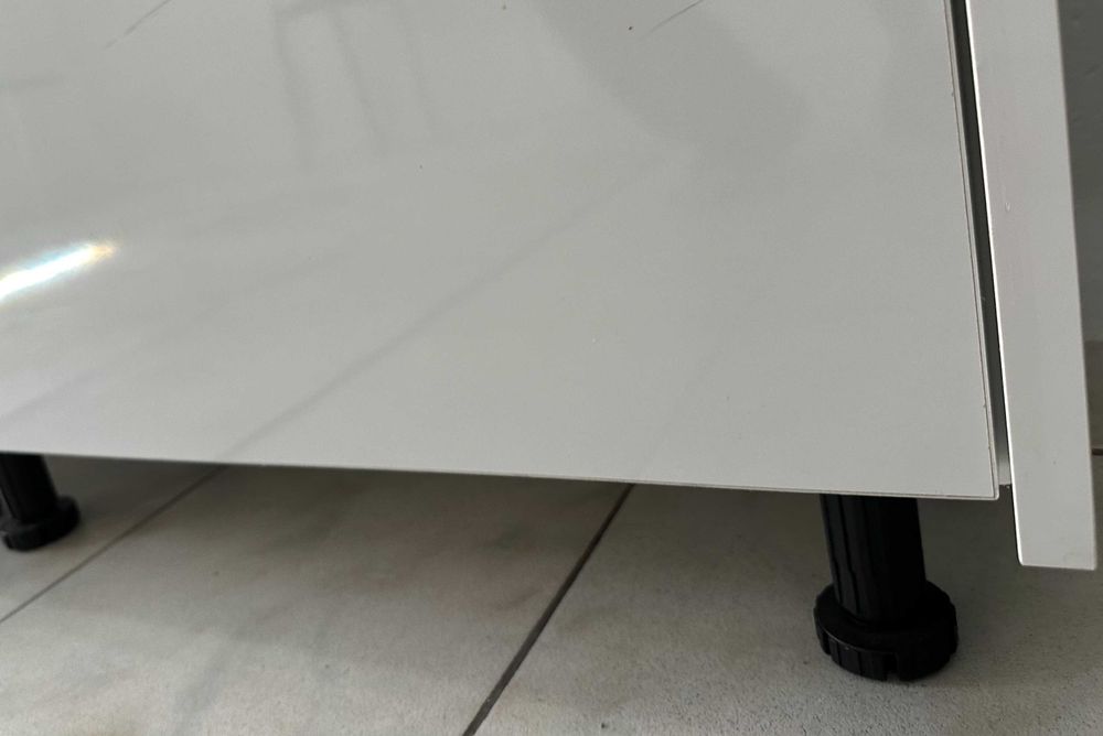 Armário em contraplacado marítimo branco com sete divisórias/cacifos