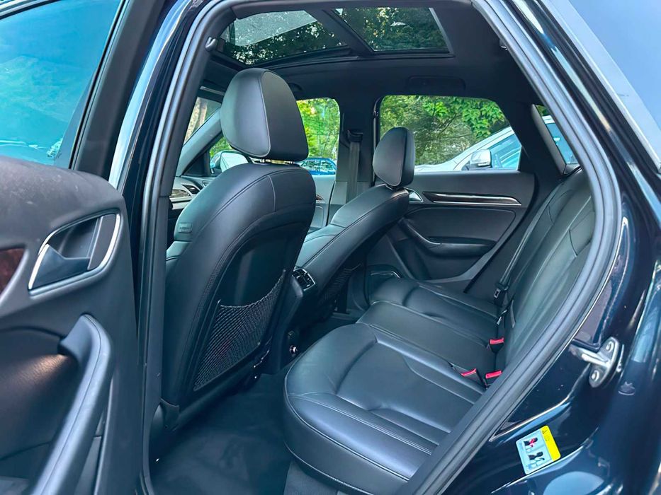 Audi Q3      2015