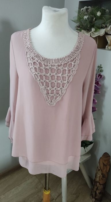 Luźna koszula z falbanami