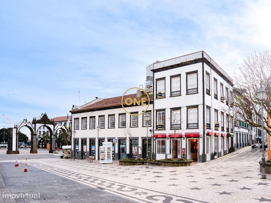 Prédio No Centro Da Cidade Ponta Delgada