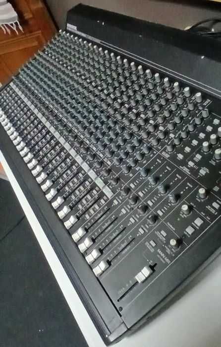 Mesa de som Mackie SR24.4 VLZ Pro