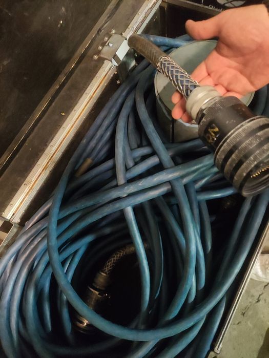 2 x kabel multicore Whirlwind