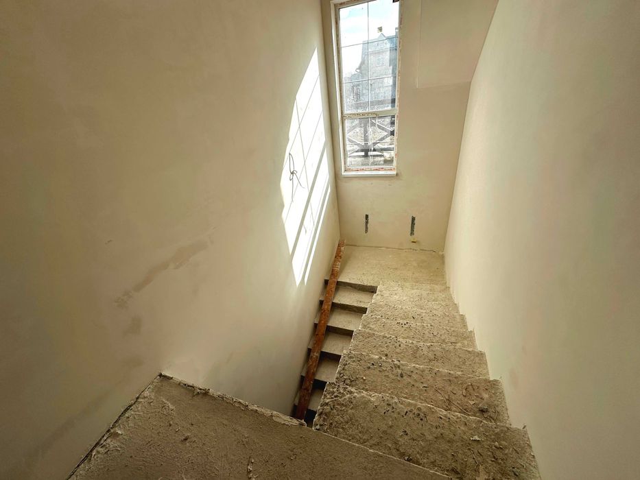 Продаж новозбудованого будинку