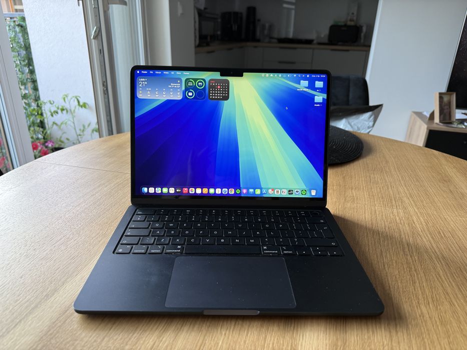 MacBook Air M2 8 GB / 256 GB – Midnight | Idealny stan | Kompletny zestaw