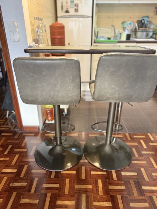 Conjunto de 2 bancos ajustáveis cinza