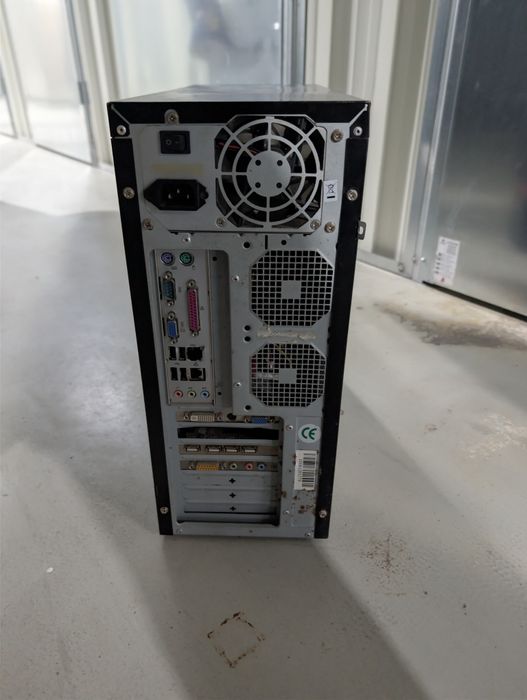 Computador de Secretária - Para peças ou restaurar