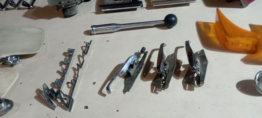 Запчасти газ 24  ручки,замки
