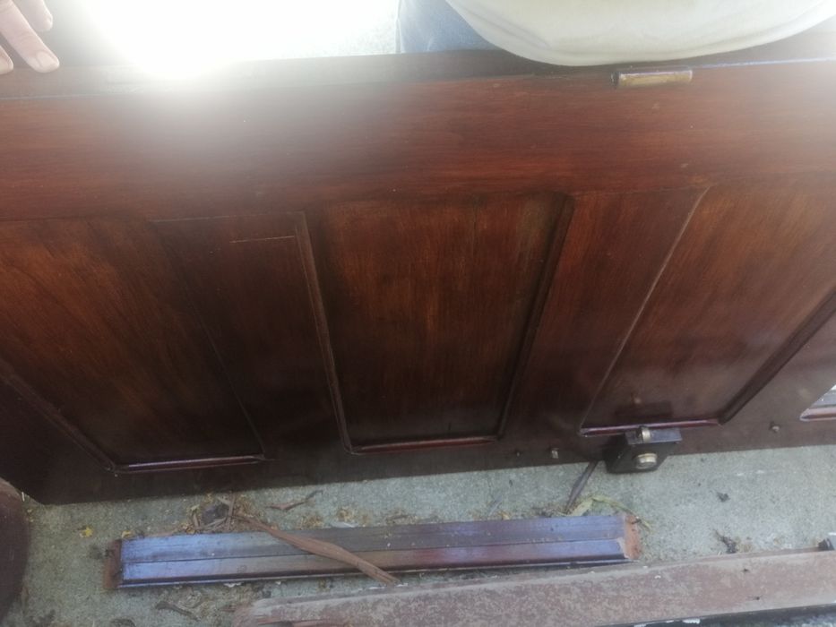 Porta de madeira maciça