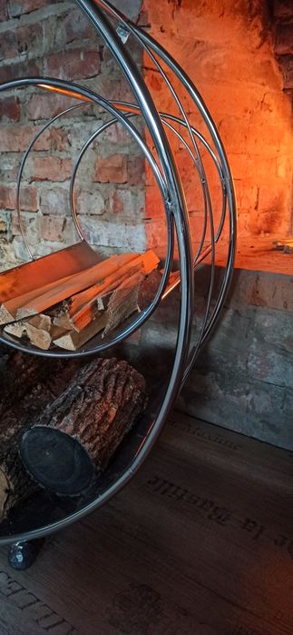 Дровниця для каміну з нержавіючої сталі в стилі лофт