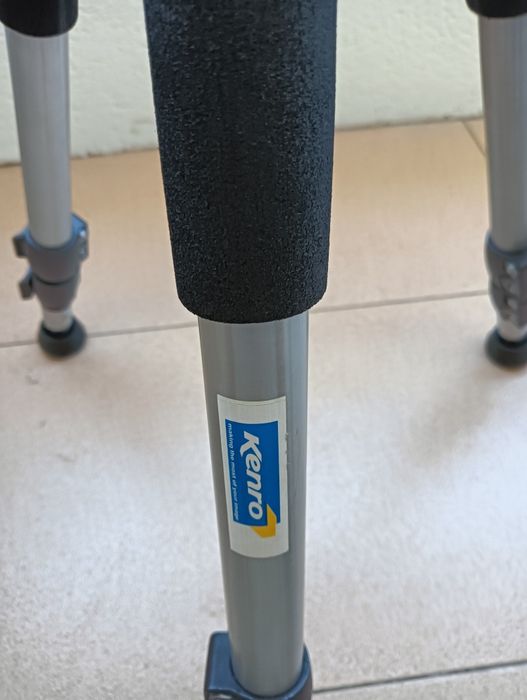 Tripé para máquina fotográfica KENRO