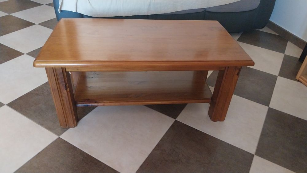 Mesa de centro em Pinho